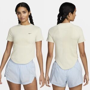 Nike Dri-FIT ADV Short-Sleeve Running Top